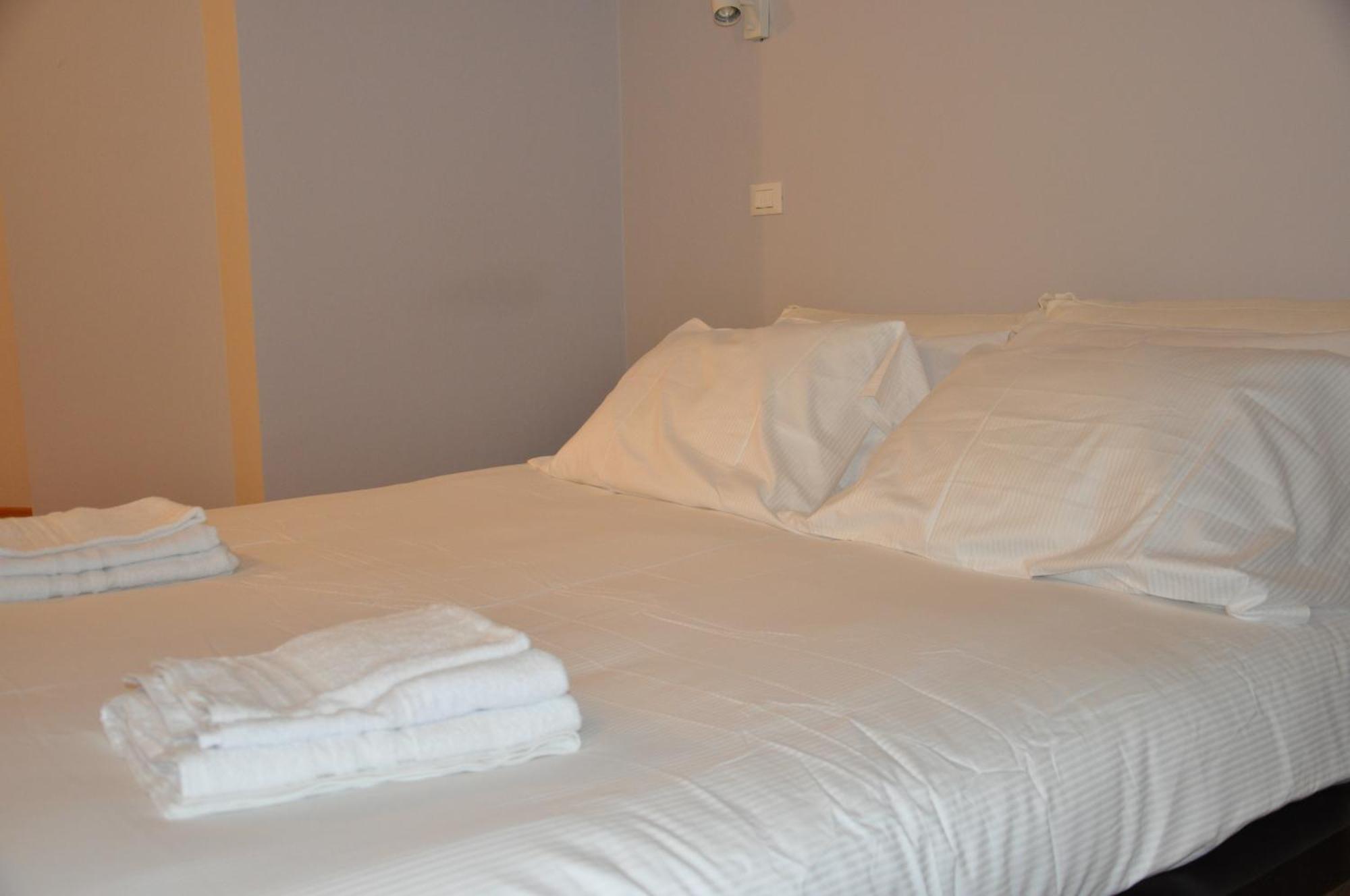 Apartment Montallegro 32m Free Parking