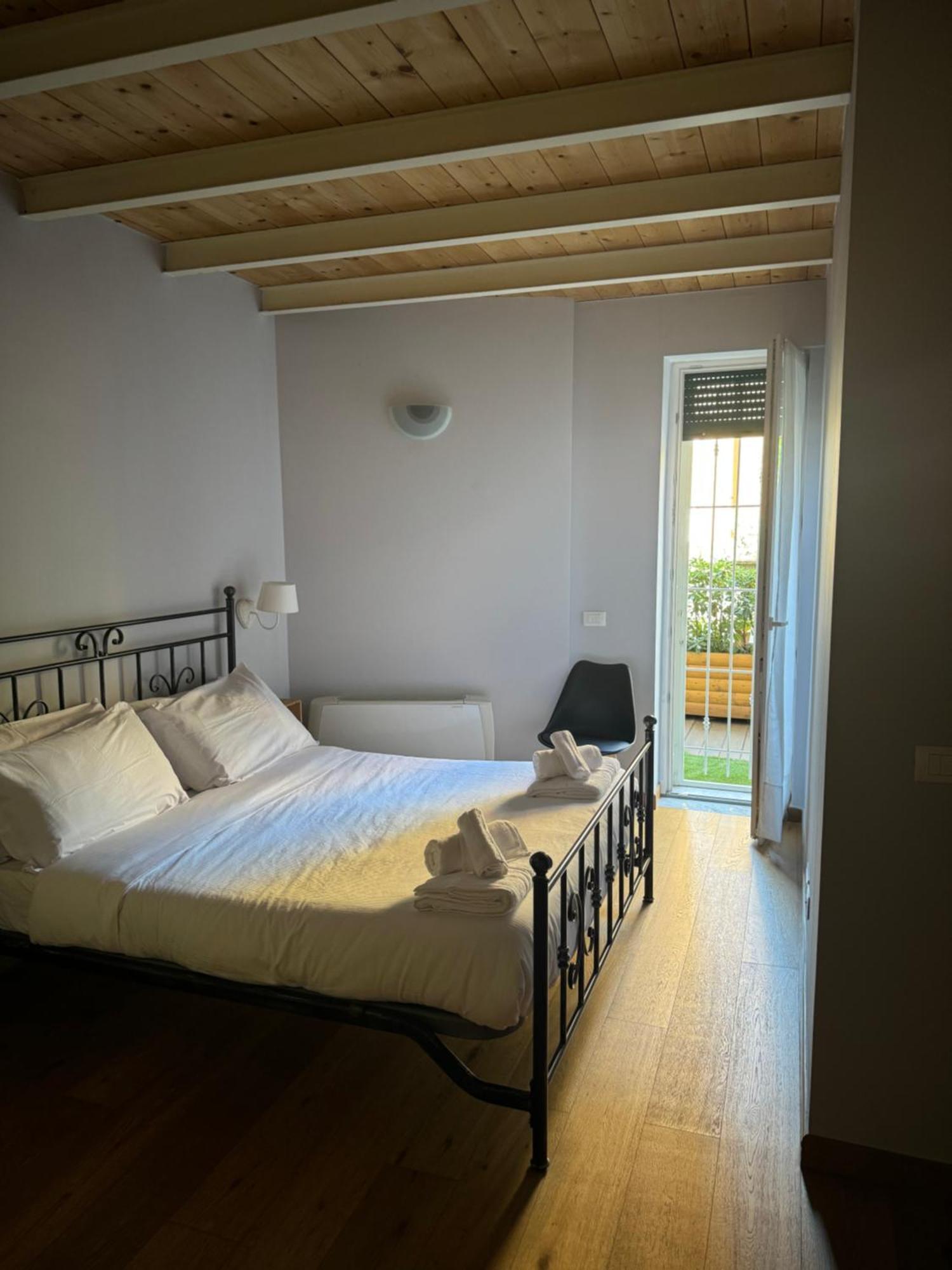 Apartment Montallegro 32m Free Parking
